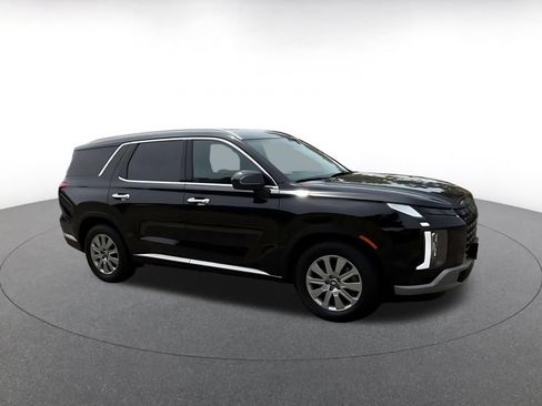 Used 2025 Hyundai Palisade SEL FWD image 2