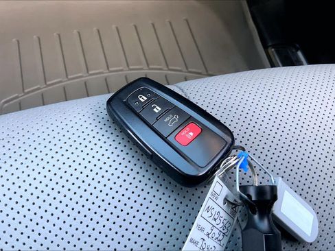 Used 2022 Toyota Highlander Platinum FWD image 15
