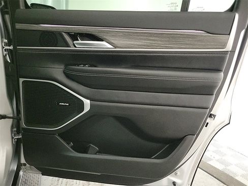 Used 2024 Jeep Wagoneer Series III image 30