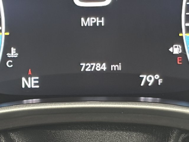 Used 2024 Chrysler Pacifica Touring-L FWD image 17