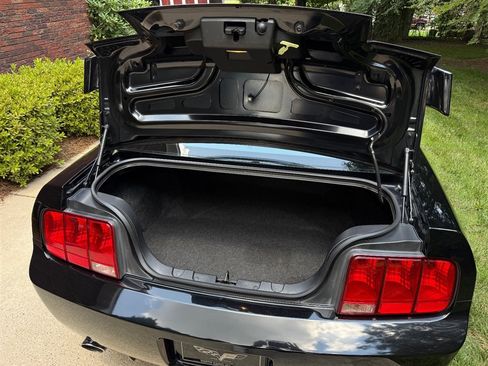 Used 2007 Ford Mustang GT RWD image 46