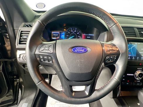 Used 2019 Ford Explorer Sport image 17