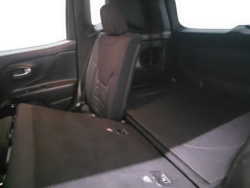 Used 2017 Jeep Renegade Altitude image 9