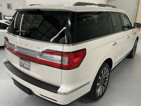 Used 2018 Lincoln Navigator Select w/ Technology Package image 5