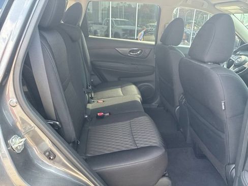 Used 2020 Nissan Rogue SV FWD image 9