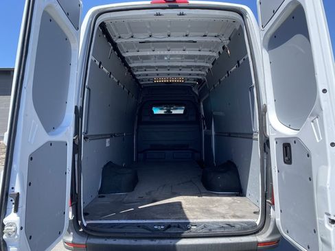 Used 2021 Mercedes-Benz Sprinter 4500 image 9