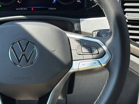 Used 2022 Volkswagen Atlas Cross Sport SE w/ Panoramic Sunroof Package image 21