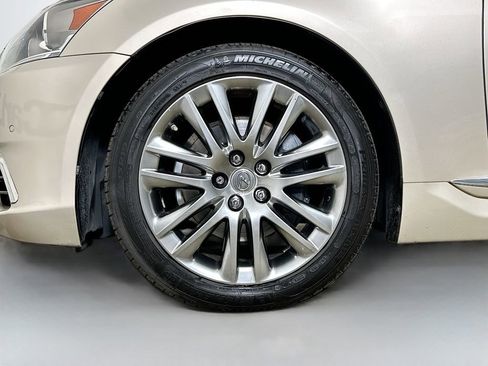 Used 2015 Lexus LS 460 w/ Comfort Package RWD image 39