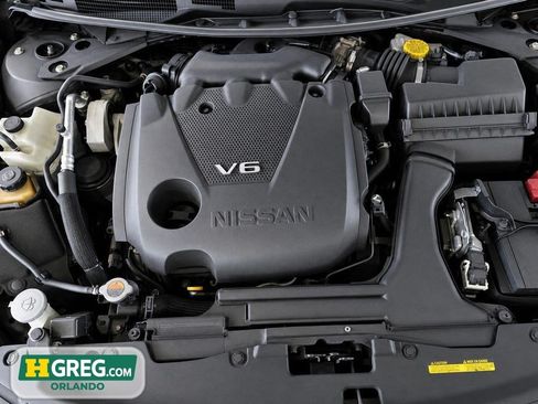 Used 2022 Nissan Maxima SR w/ Sport Mat Group FWD image 18