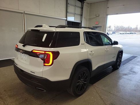 Used 2023 GMC Acadia SLE w/ Driver Convenience Package image 3
