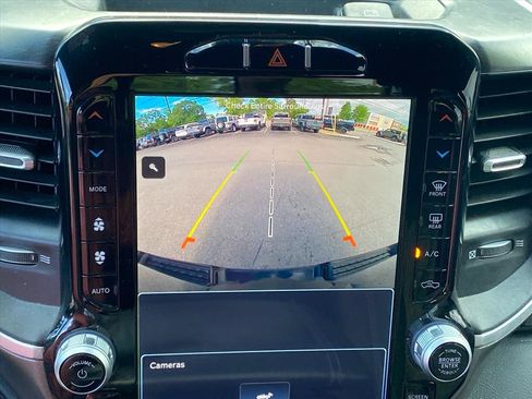 Used 2023 RAM 1500 Big Horn AWD/4WD image 16