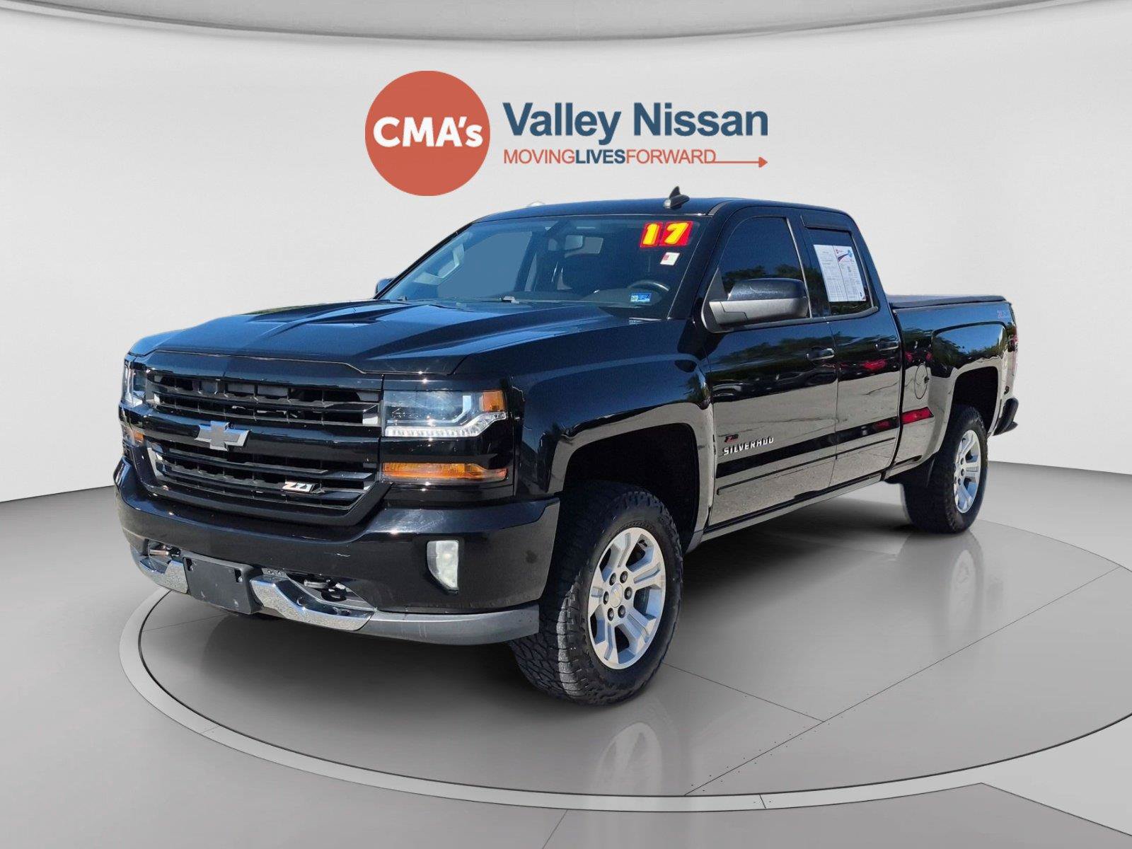 Used 2017 Chevrolet Silverado 1500 LT AWD/4WD image 1