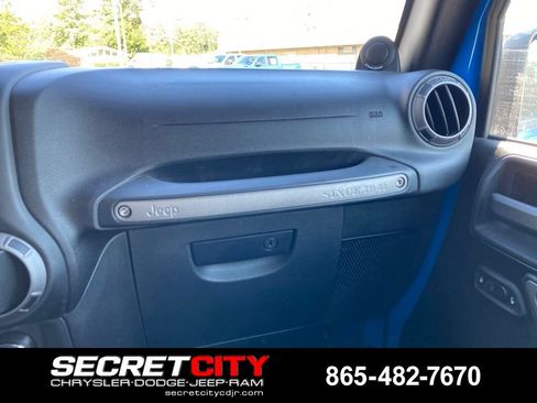 Used 2012 Jeep Wrangler Sport AWD/4WD image 11