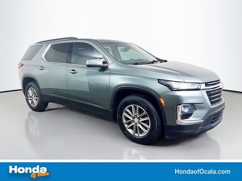 Used 2023 Chevrolet Traverse LT image 1