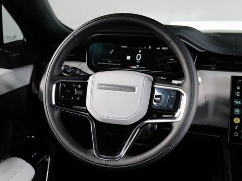 Used 2025 Land Rover Range Rover Sport image 12