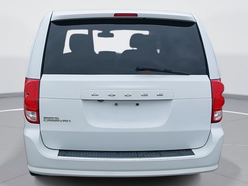 Used 2019 Dodge Grand Caravan SE image 6