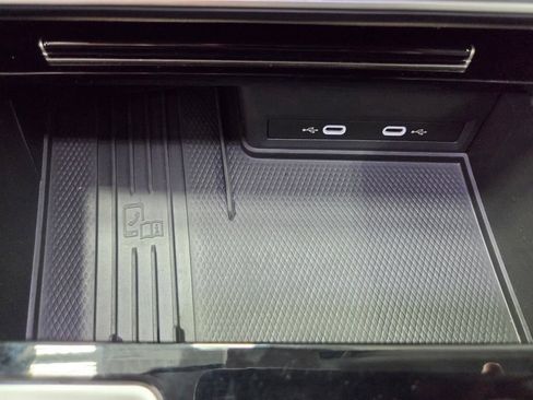 Used 2025 Volkswagen Atlas SE AWD/4WD image 43