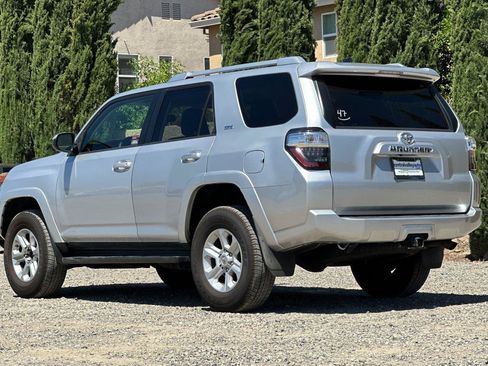 Used 2017 Toyota 4Runner SR5 RWD image 6