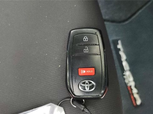 Used 2024 Toyota Tacoma TRD Off-Road image 22