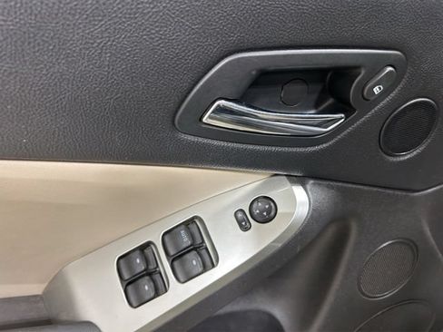 Used 2009 Pontiac G6 GT w/ Sport Package 1 FWD image 13