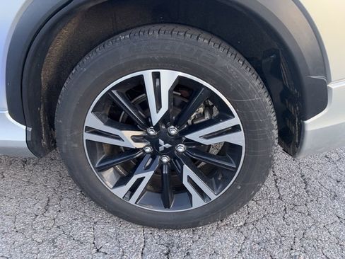 Used 2023 Mitsubishi Eclipse Cross SEL image 2