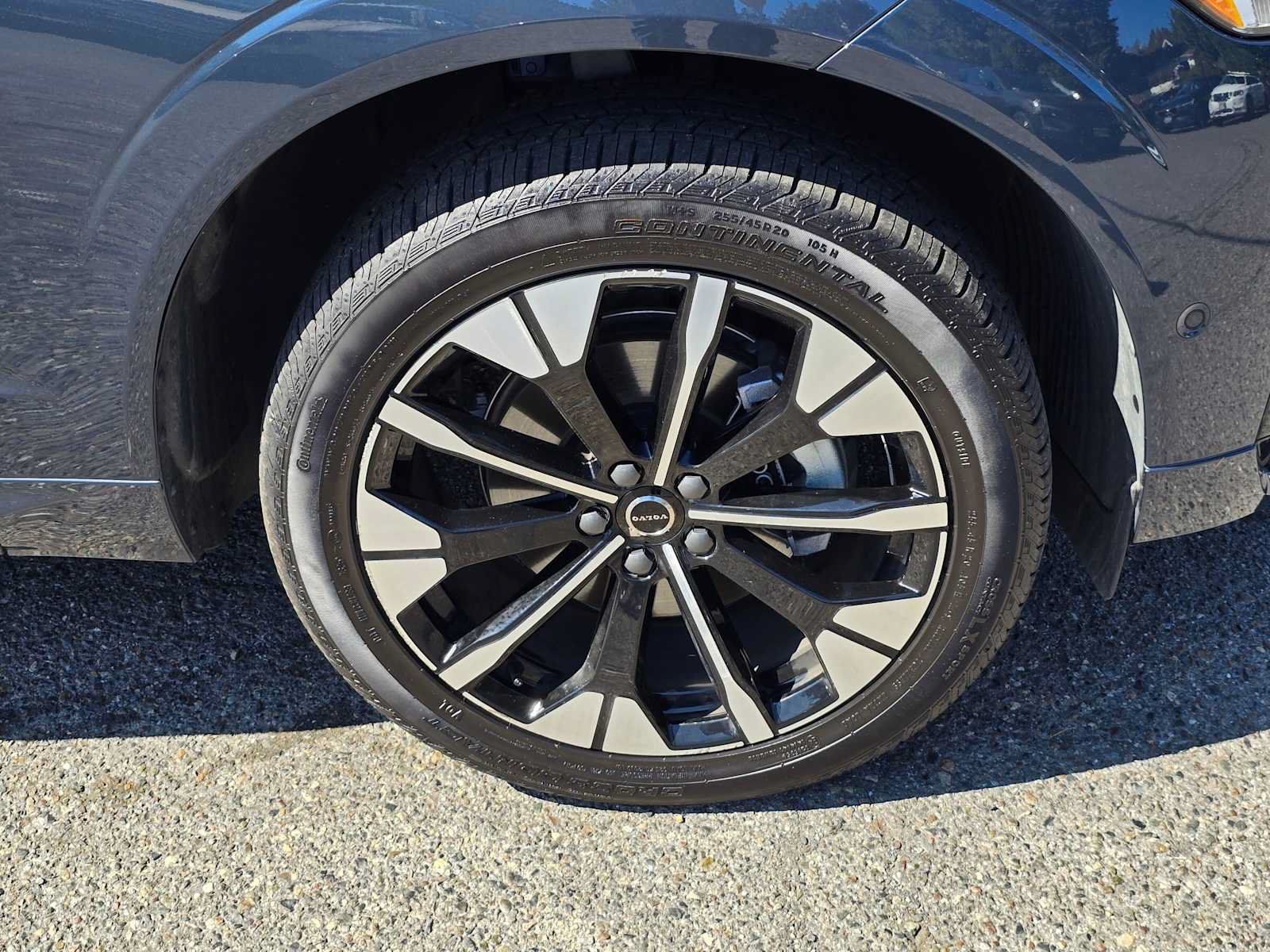 Used 2026 Volvo XC60 B5 Plus w/ Protection Package Premier AWD/4WD image 9