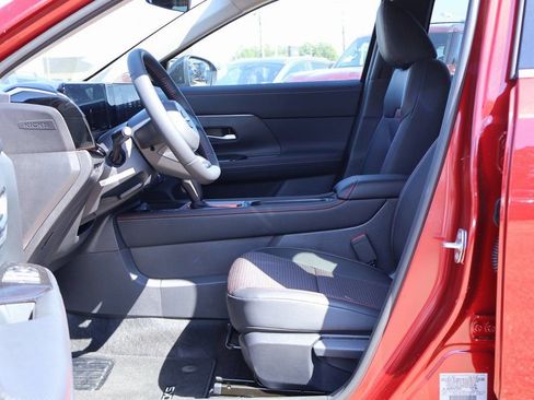 New 2026 Nissan Kicks SR image 7