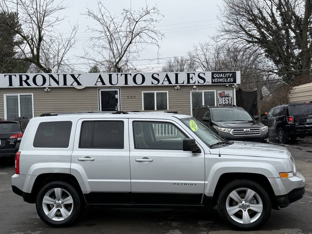 Used 2011 Jeep Patriot Latitude FWD image 6