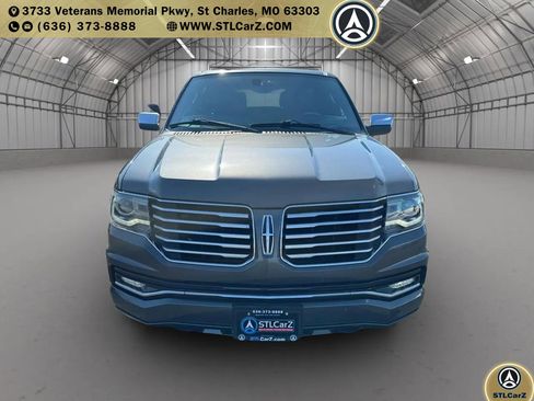 Used 2017 Lincoln Navigator L Select image 8