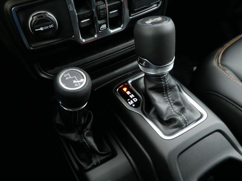 New 2026 Jeep Wrangler Unlimited Sahara AWD/4WD image 19