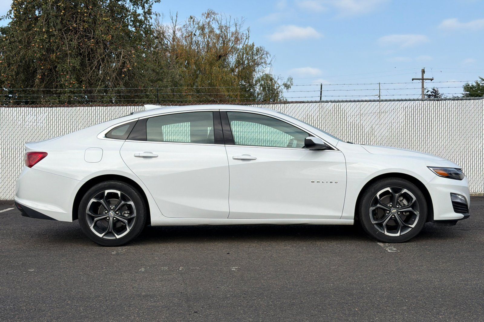 Used 2023 Chevrolet Malibu LT FWD image 3