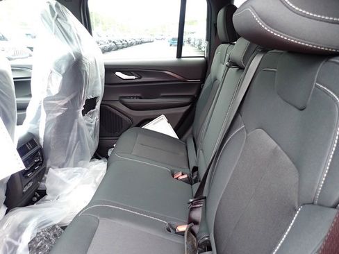 New 2025 Jeep Grand Cherokee Laredo X w/ MOPAR Finishing Package image 13