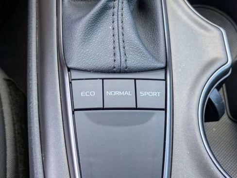 Used 2023 Toyota Camry SE w/ Convenience Package FWD image 31