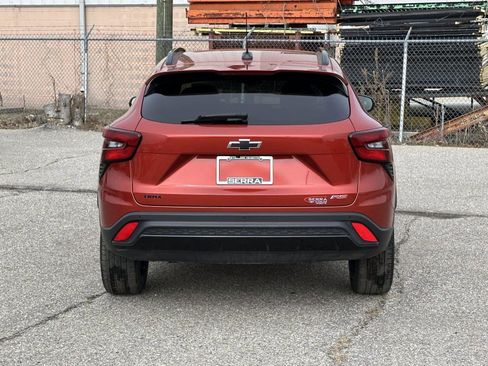 Used 2024 Chevrolet Trax RS w/ Sunroof Package image 4