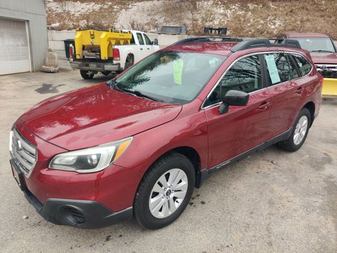 Used 2017 Subaru Outback 2.5i image 2