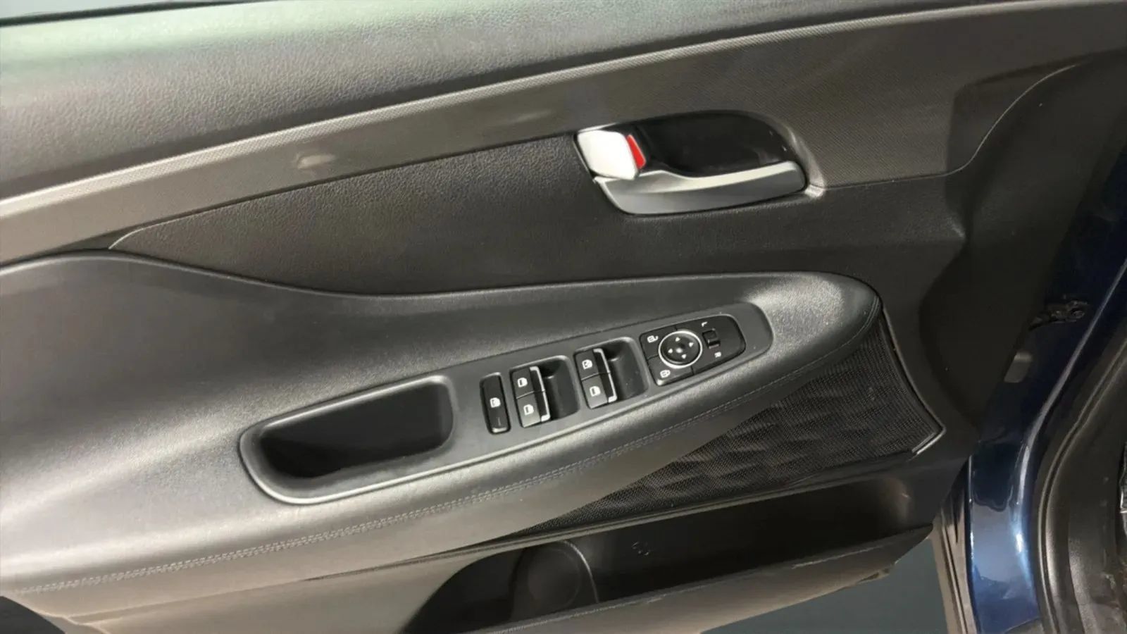Used 2021 Hyundai Santa Fe SE FWD image 16
