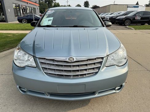Used 2009 Chrysler Sebring LX image 2