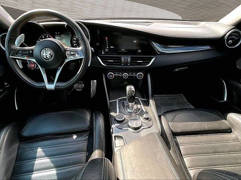 Used 2019 Alfa Romeo Giulia Ti RWD image 12