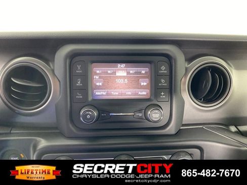 Used 2021 Jeep Wrangler Sport AWD/4WD image 19