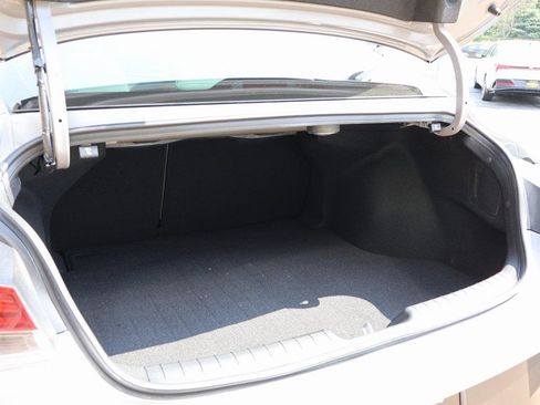 New 2025 Hyundai Elantra Limited image 16