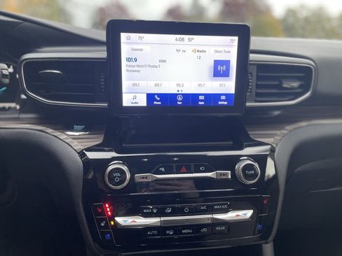 Used 2023 Ford Explorer Limited image 15