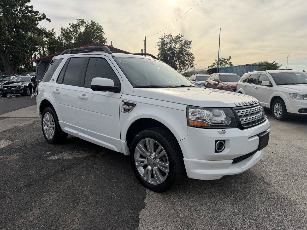 Used 2015 Land Rover LR2 AWD/4WD image 3