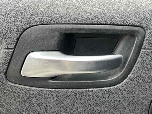 Used 2016 Chrysler 300 S RWD image 39