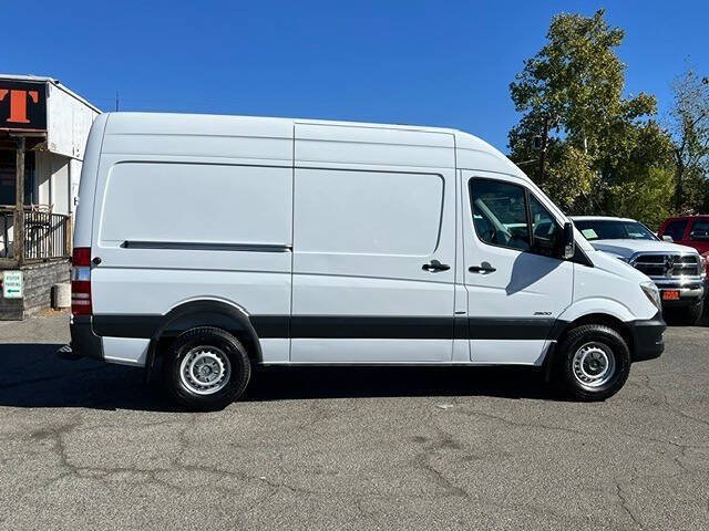 Used 2016 Mercedes-Benz Sprinter 2500 image 5