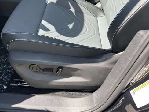 New 2026 Volkswagen Tiguan SE AWD/4WD image 14
