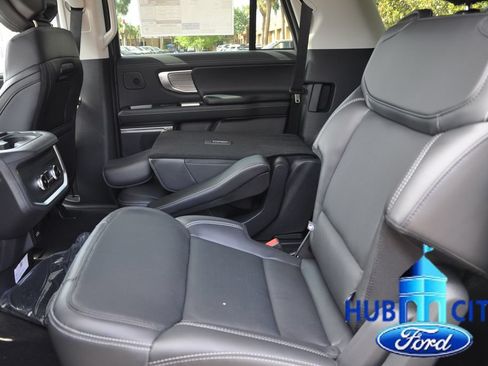 New 2026 Ford Expedition Max Platinum w/ Driver's Package AWD/4WD image 11