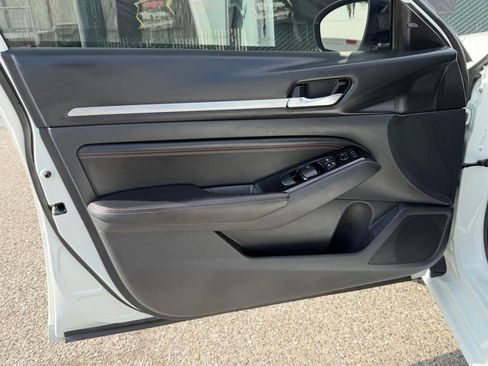 Used 2023 Nissan Altima 2.5 SR image 15