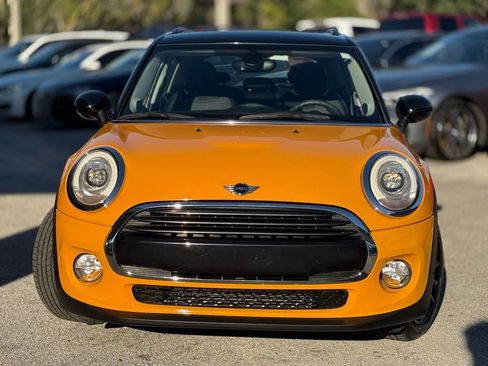 Used 2017 MINI Cooper 4-Door Hardtop image 11