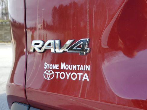 Certified 2021 Toyota RAV4 XLE w/ Convenience Package image 8