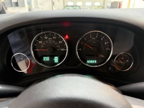 Used 2014 Jeep Wrangler Rubicon w/ Power Convenience Group AWD/4WD image 20